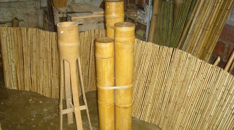 trio de velas em bambu