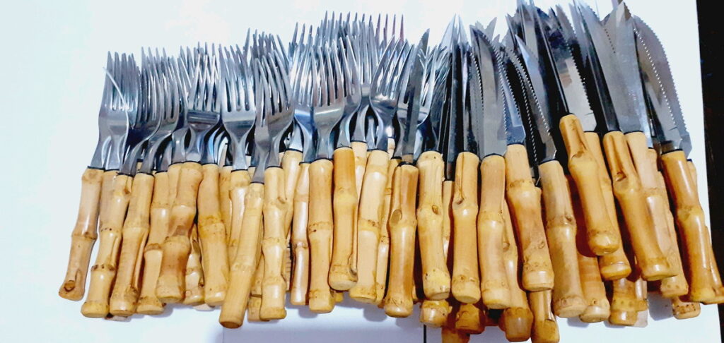 48 Garfos + 48 Facas Com Cabo de Raiz de Bambu Natural