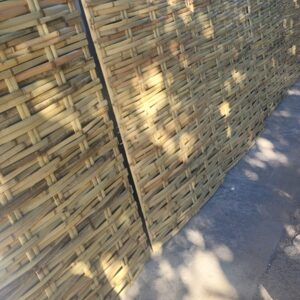Forro de bambu trançado